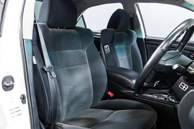 2005 Toyota Crown - Thumbnail