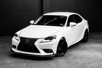 2014 Lexus IS 300h