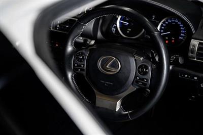2014 Lexus IS 300h - Thumbnail