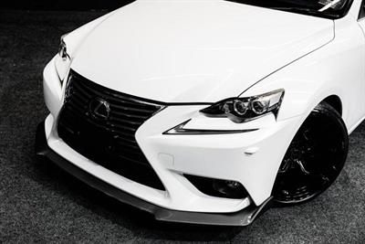2014 Lexus IS 300h - Thumbnail
