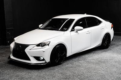 2014 Lexus IS 300h - Thumbnail