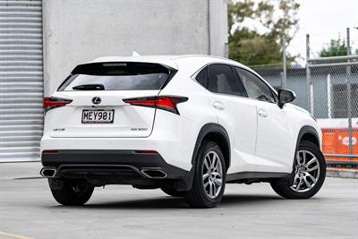 2019 Lexus NX 300 - Thumbnail