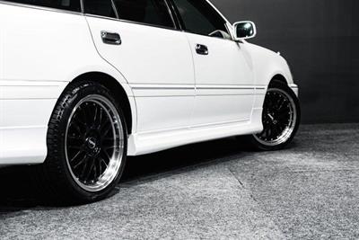 2003 Toyota Crown - Thumbnail