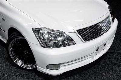 2005 Toyota Crown - Thumbnail
