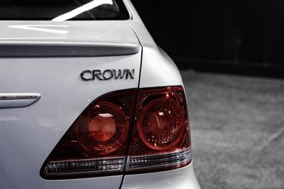 2004 Toyota Crown - Thumbnail