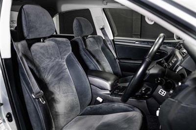 2004 Toyota Crown - Thumbnail