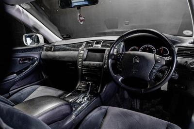 2004 Toyota Crown - Thumbnail