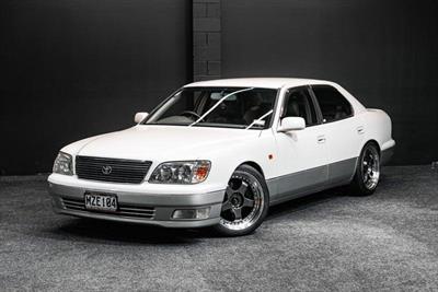 1999 Toyota Celsior - Thumbnail