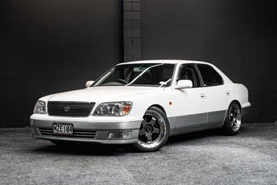 1999 Toyota Celsior - Thumbnail