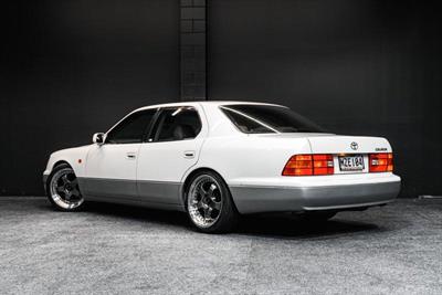 1999 Toyota Celsior - Thumbnail