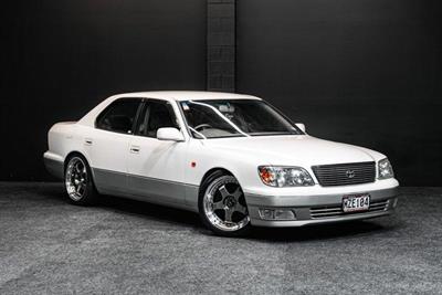 1999 Toyota Celsior - Thumbnail