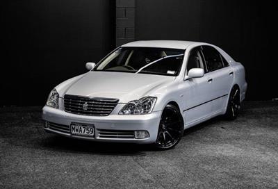 2004 Toyota Crown