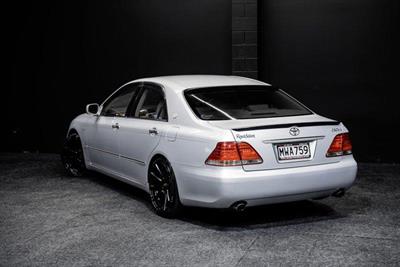 2004 Toyota Crown - Thumbnail