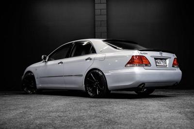 2004 Toyota Crown - Thumbnail