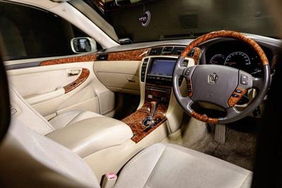 2004 Toyota Crown - Thumbnail