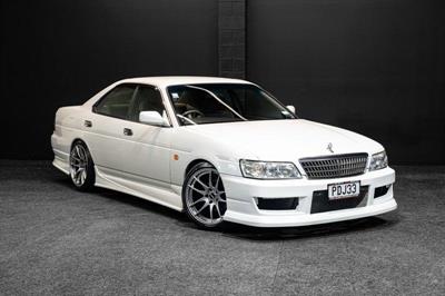 2001 Nissan Laurel - Thumbnail