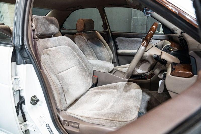 2001 Nissan Laurel