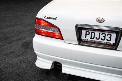 2001 Nissan Laurel - Thumbnail