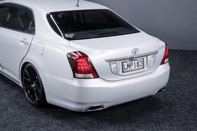 2009 Toyota Crown - Thumbnail