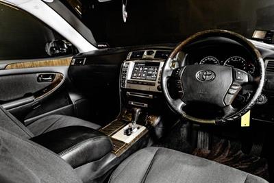 2005 Toyota Crown - Thumbnail