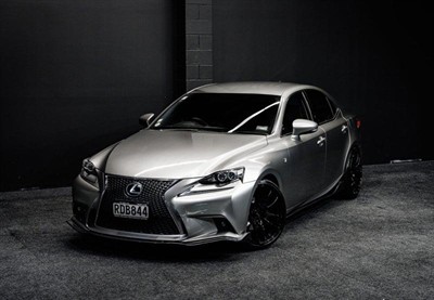 2013 Lexus IS 300h