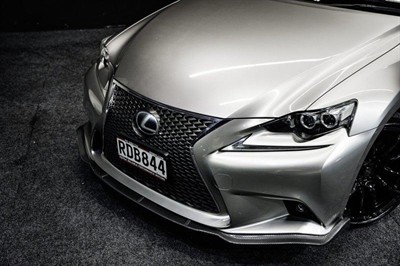 2013 Lexus IS 300h - Thumbnail