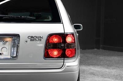 2003 Toyota Crown - Thumbnail
