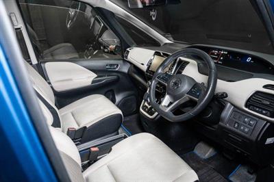 2018 Nissan Serena - Thumbnail