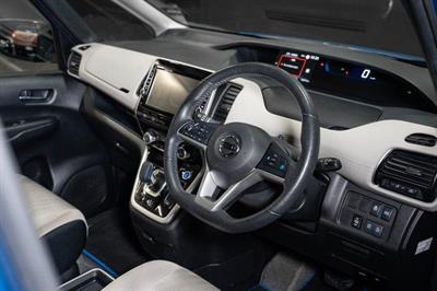 2018 Nissan Serena - Thumbnail