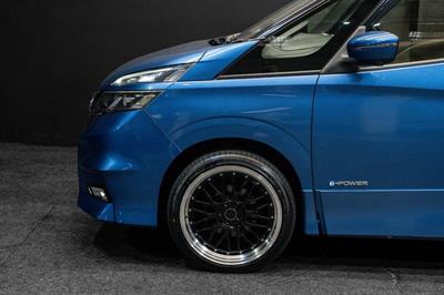 2018 Nissan Serena - Thumbnail