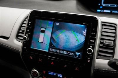 2018 Nissan Serena - Thumbnail