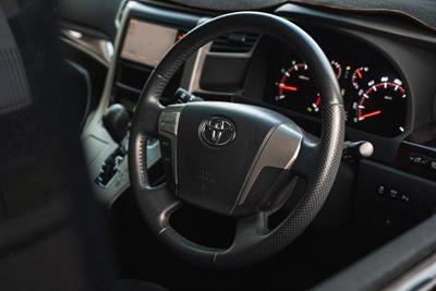 2012 Toyota Alphard - Thumbnail