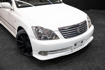 2005 Toyota Crown - Thumbnail