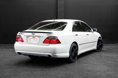 2005 Toyota Crown - Thumbnail