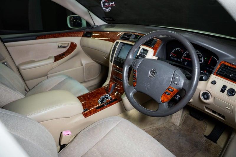 2005 Toyota Crown