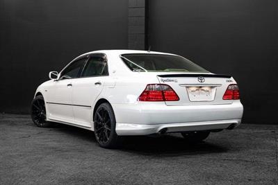 2005 Toyota Crown - Thumbnail