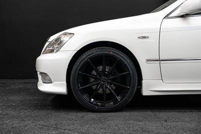 2005 Toyota Crown - Thumbnail