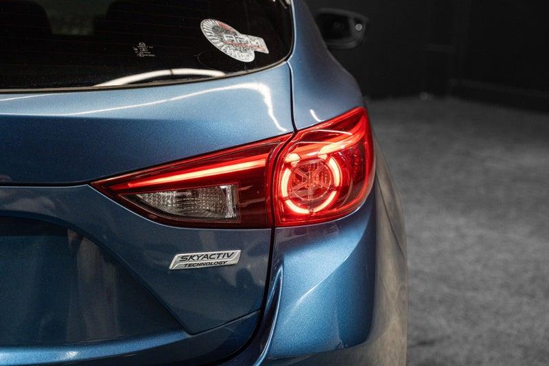 2017 Mazda Axela