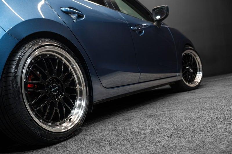 2017 Mazda Axela