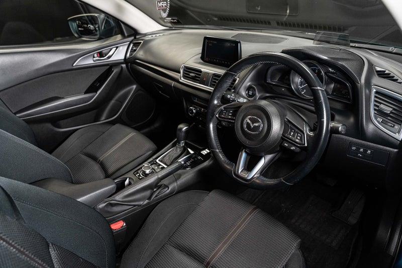 2017 Mazda Axela