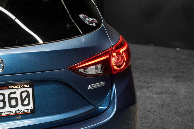 2017 Mazda Axela