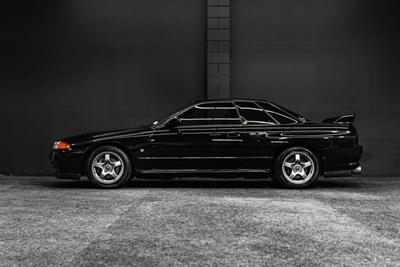 1994 Nissan Skyline - Thumbnail