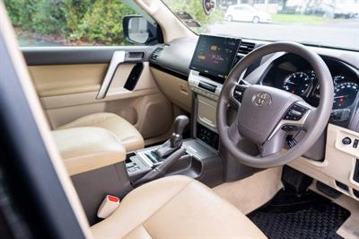 2021 Toyota Land Cruiser - Thumbnail