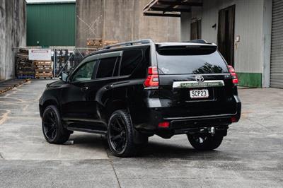 2021 Toyota Land Cruiser - Thumbnail