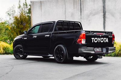 2017 Toyota Hilux - Thumbnail